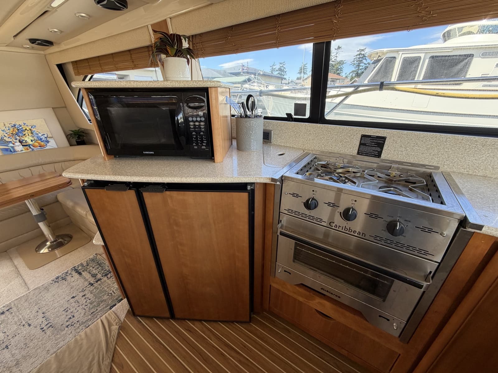 2004 Meridian 411 - Photo 12