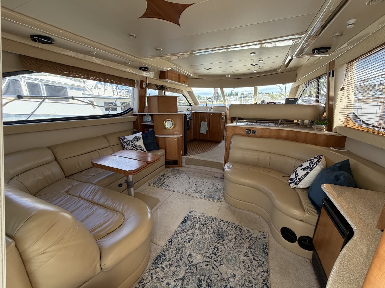 2004 Meridian 411 - Photo 3