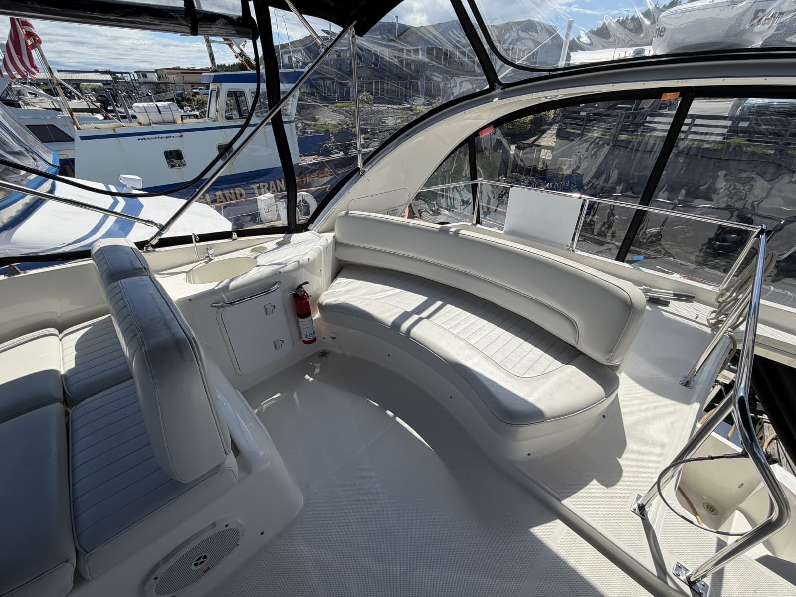 2004 Meridian 411 - Photo 40