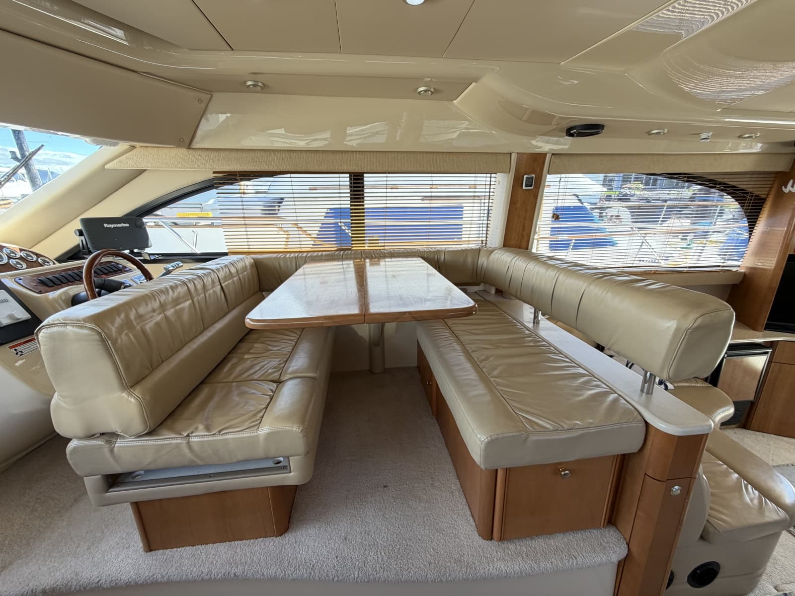 2004 Meridian 411 - Photo 14