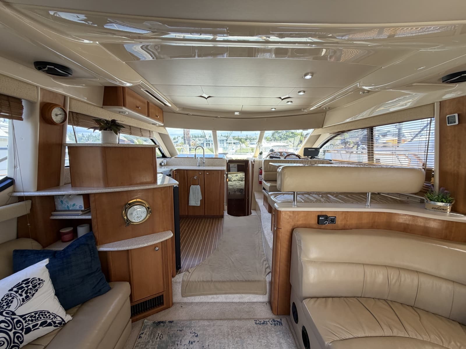 2004 Meridian 411 - Photo 6