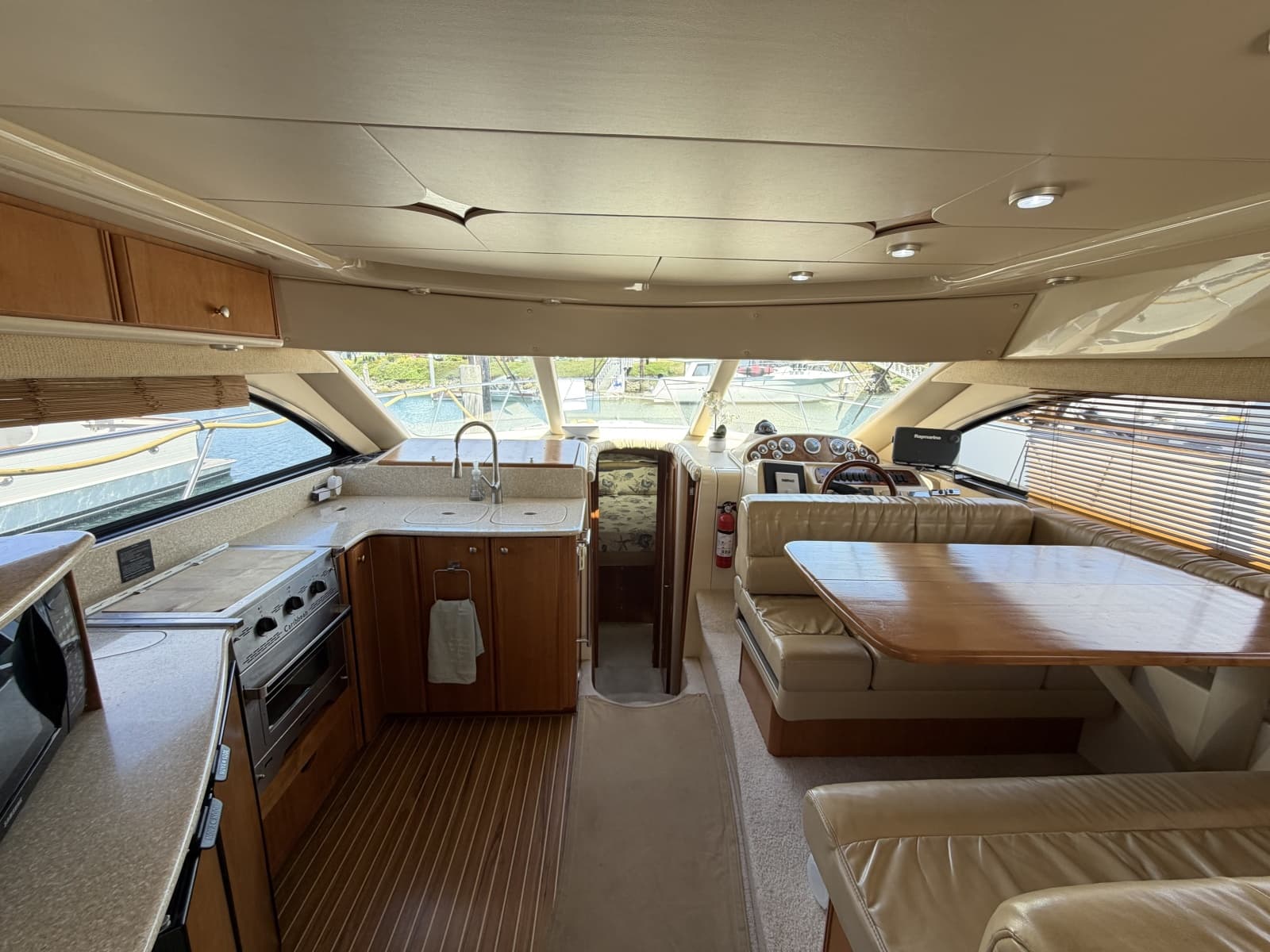 2004 Meridian 411 - Photo 9