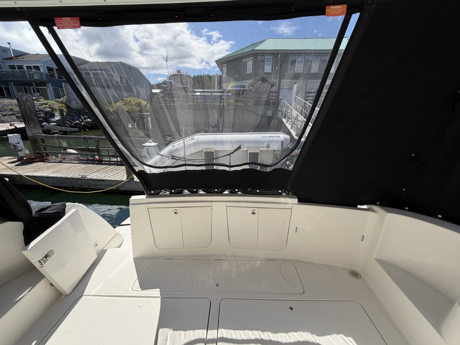 2004 Meridian 411 - Photo 33