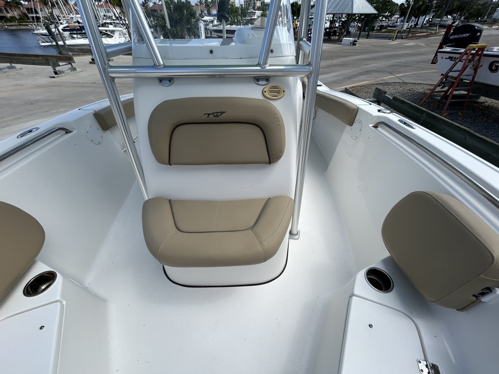 2016 Tidewater 210LXF - Photo 24