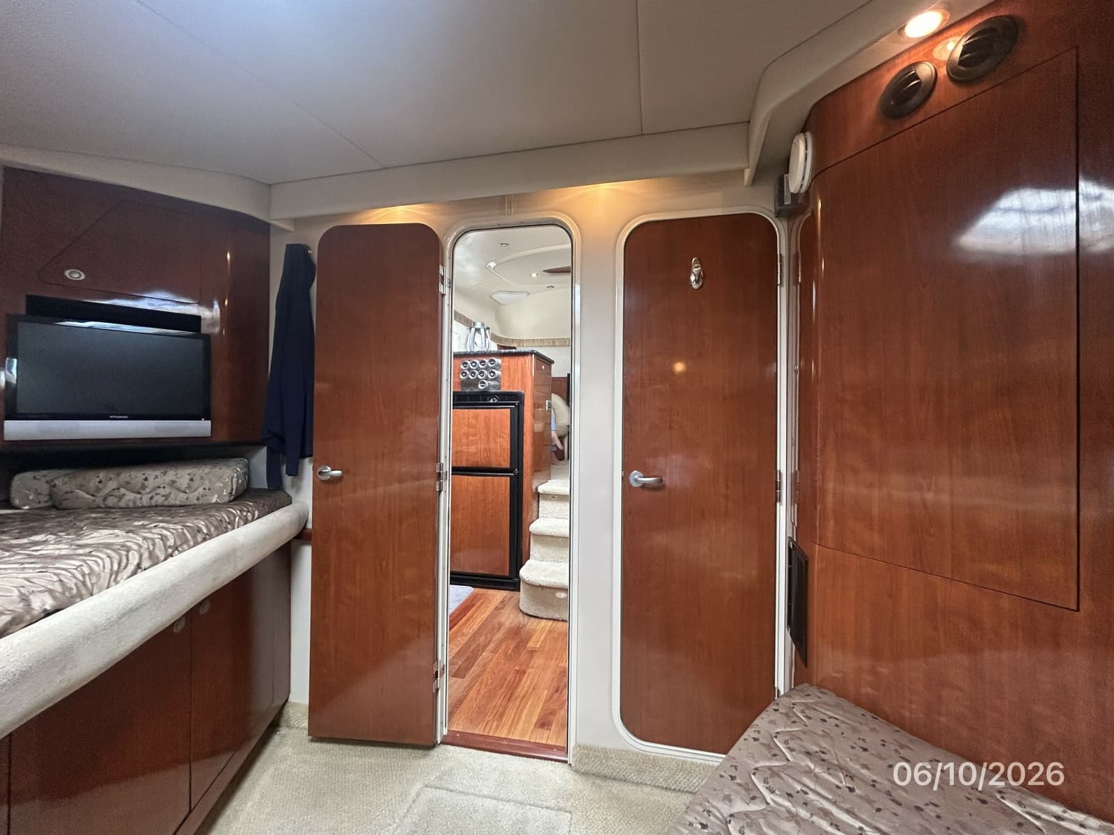 2004 Sea Ray 390 - Photo 58