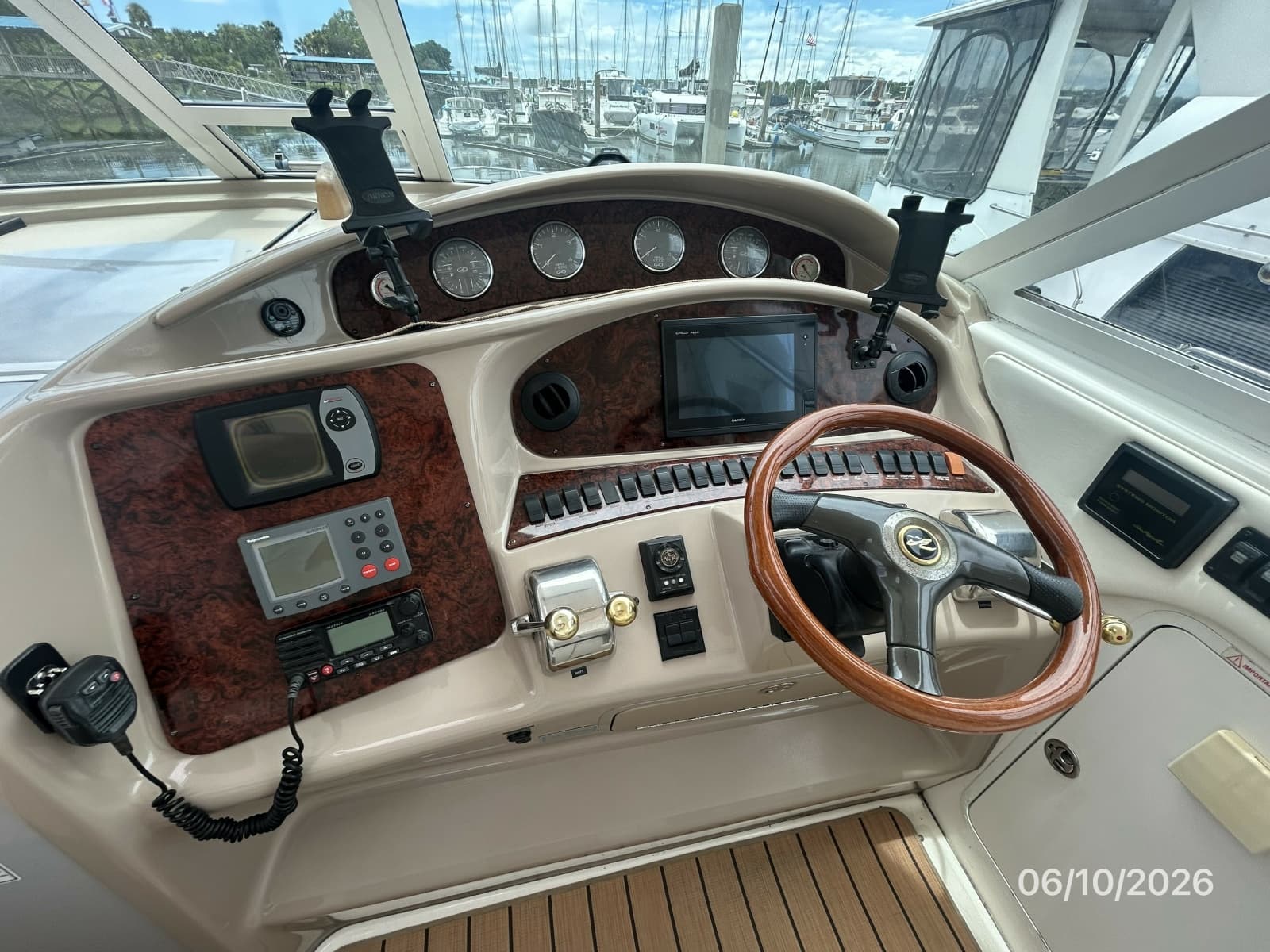 2004 Sea Ray 390 - Photo 22