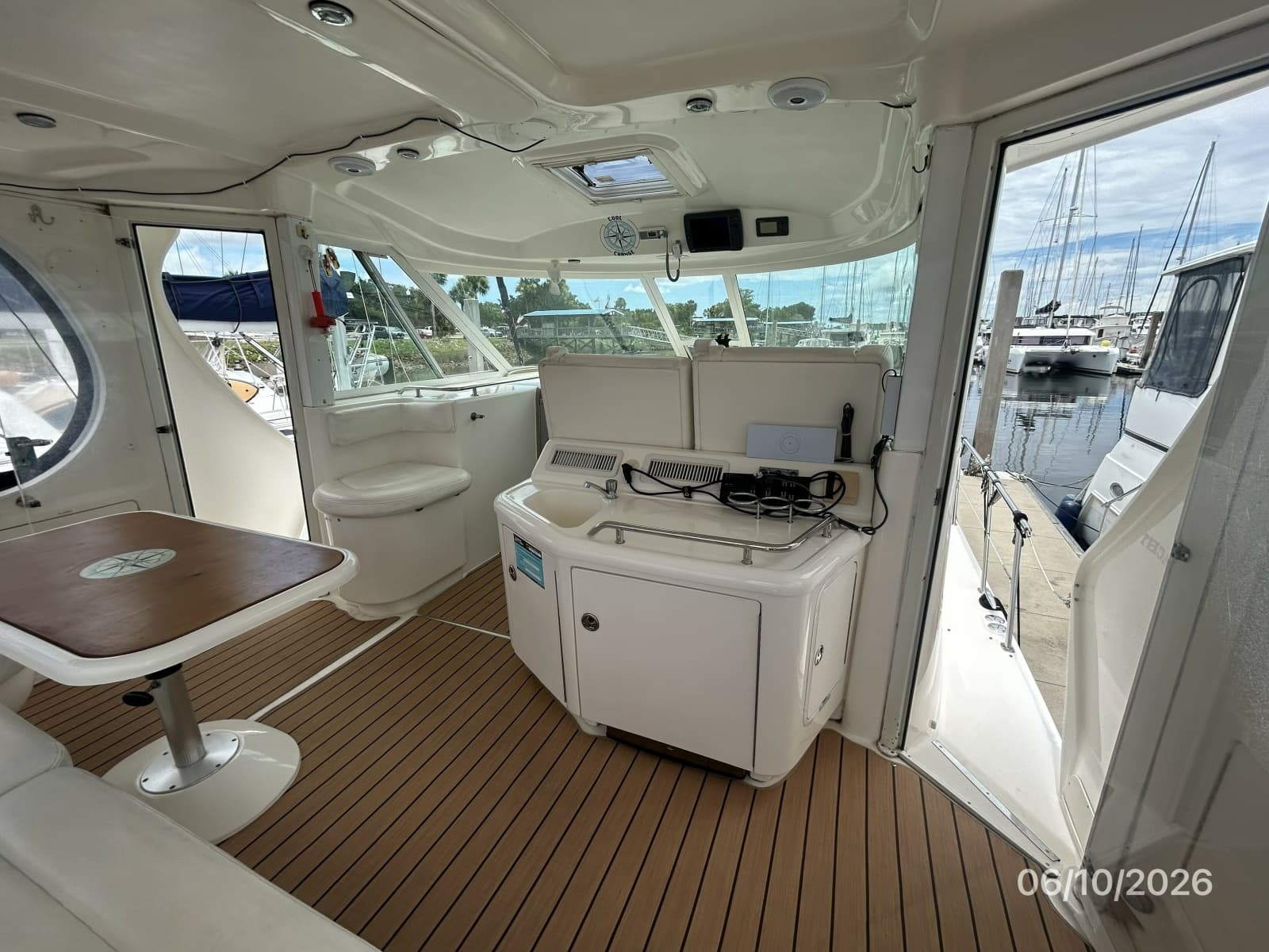 2004 Sea Ray 390 - Photo 27