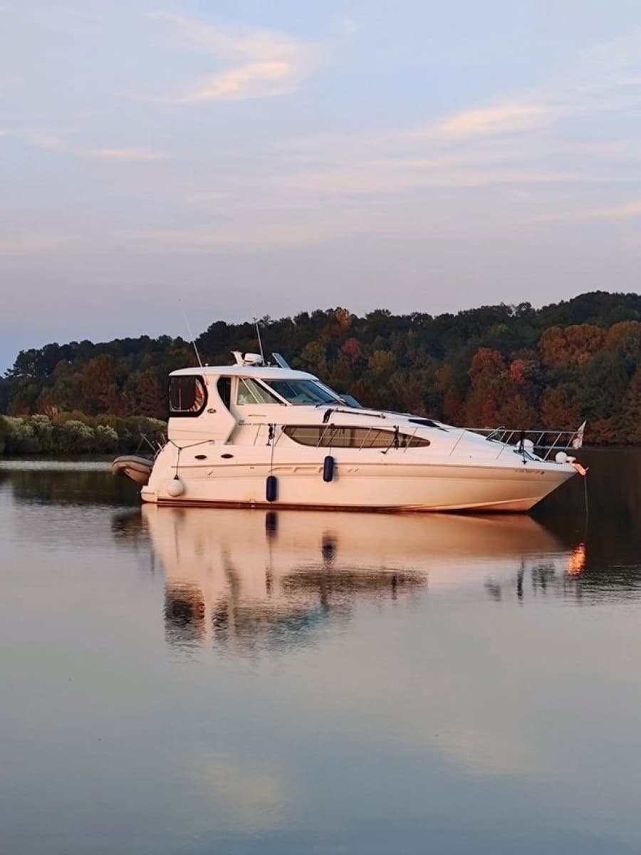 2004 Sea Ray 390 - Photo 1