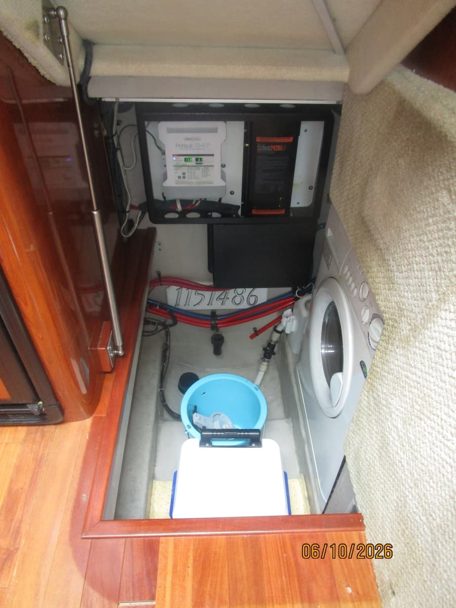 2004 Sea Ray 390 - Photo 60