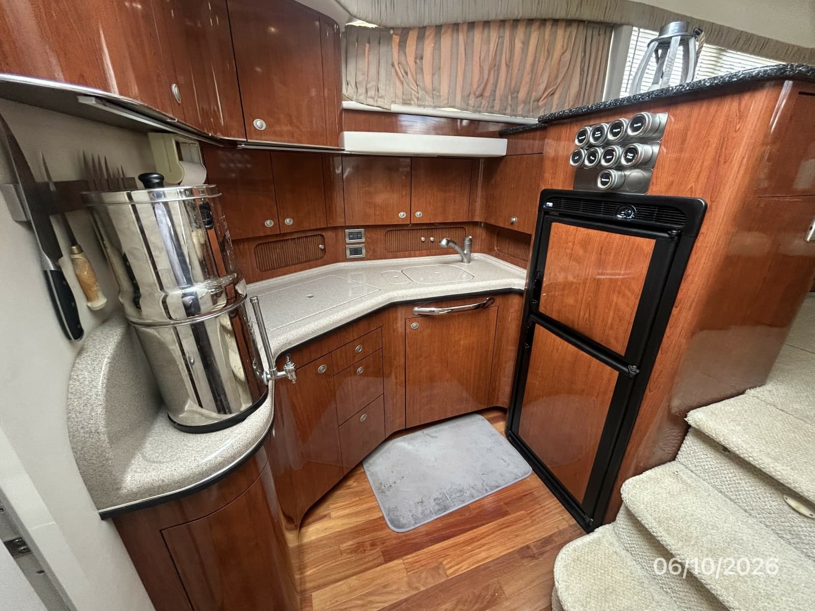 2004 Sea Ray 390 - Photo 45