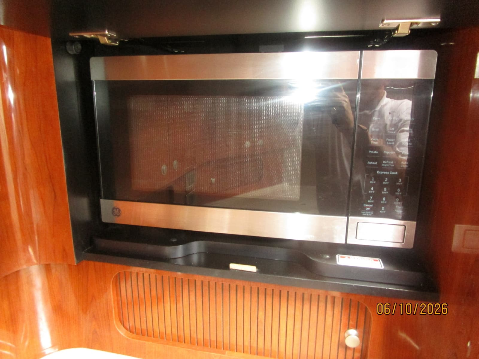 2004 Sea Ray 390 - Photo 47