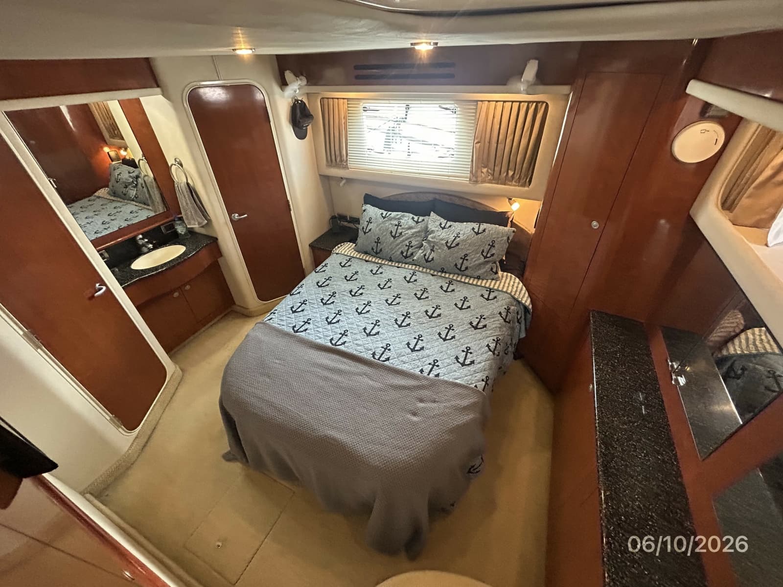 2004 Sea Ray 390 - Photo 49