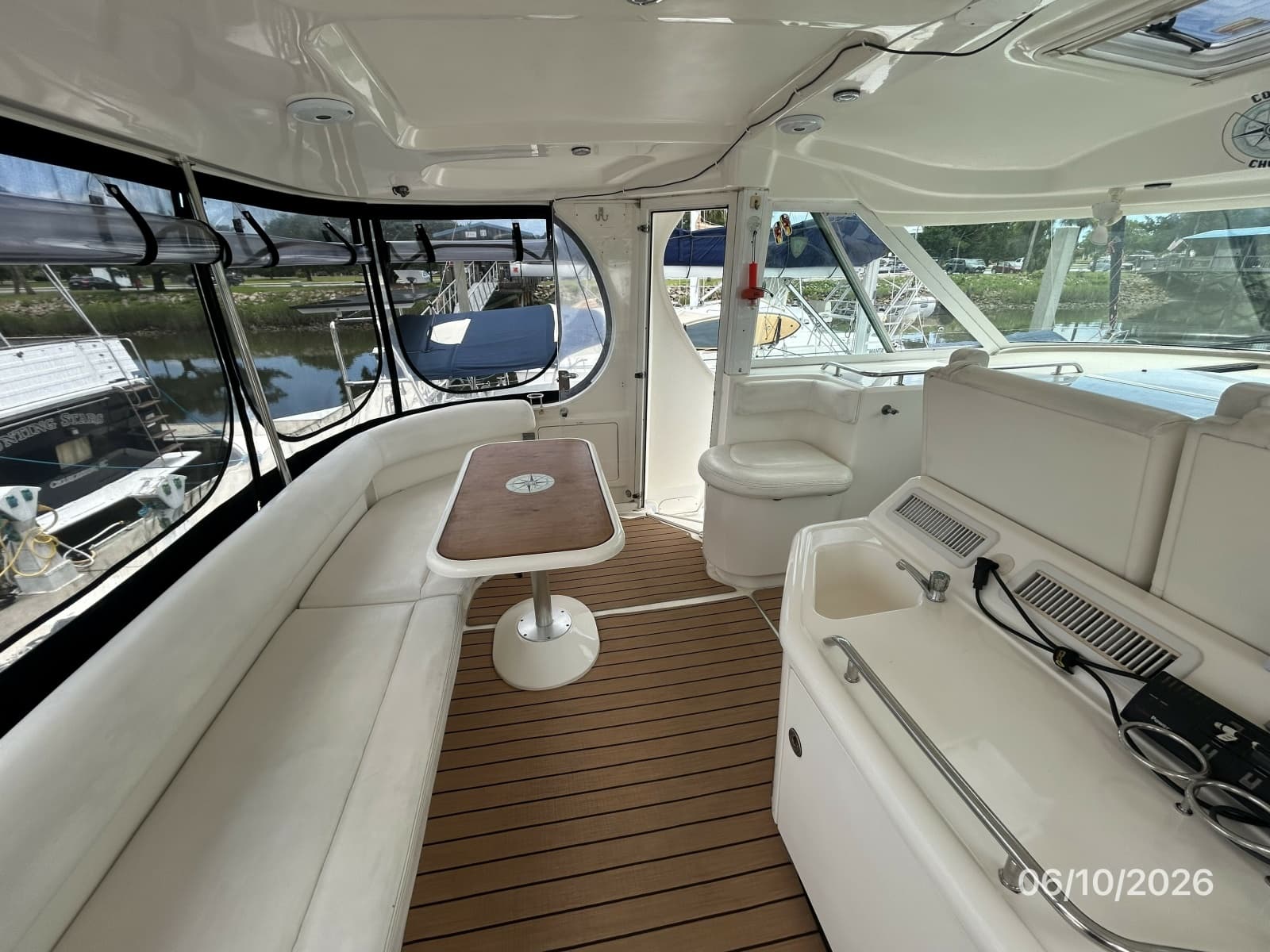 2004 Sea Ray 390 - Photo 29
