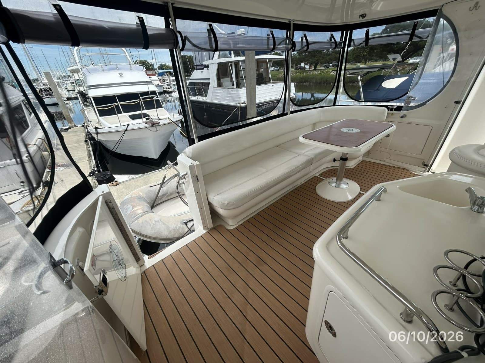 2004 Sea Ray 390 - Photo 26