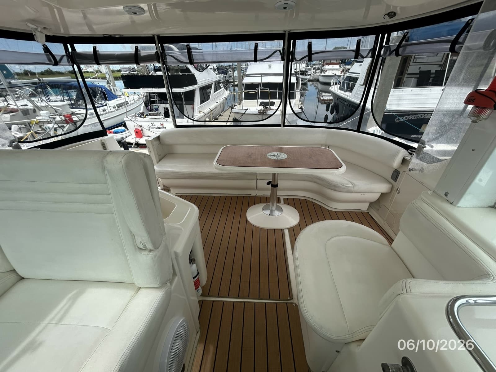 2004 Sea Ray 390 - Photo 28