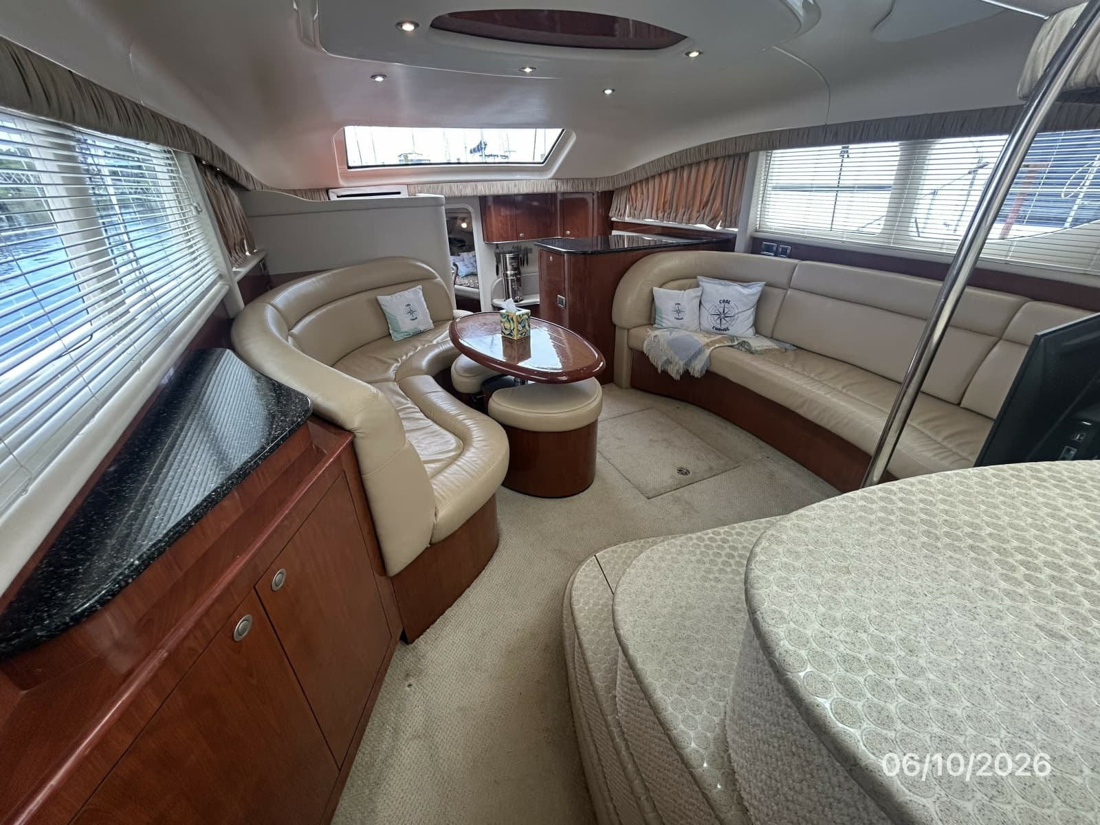 2004 Sea Ray 390 - Photo 37