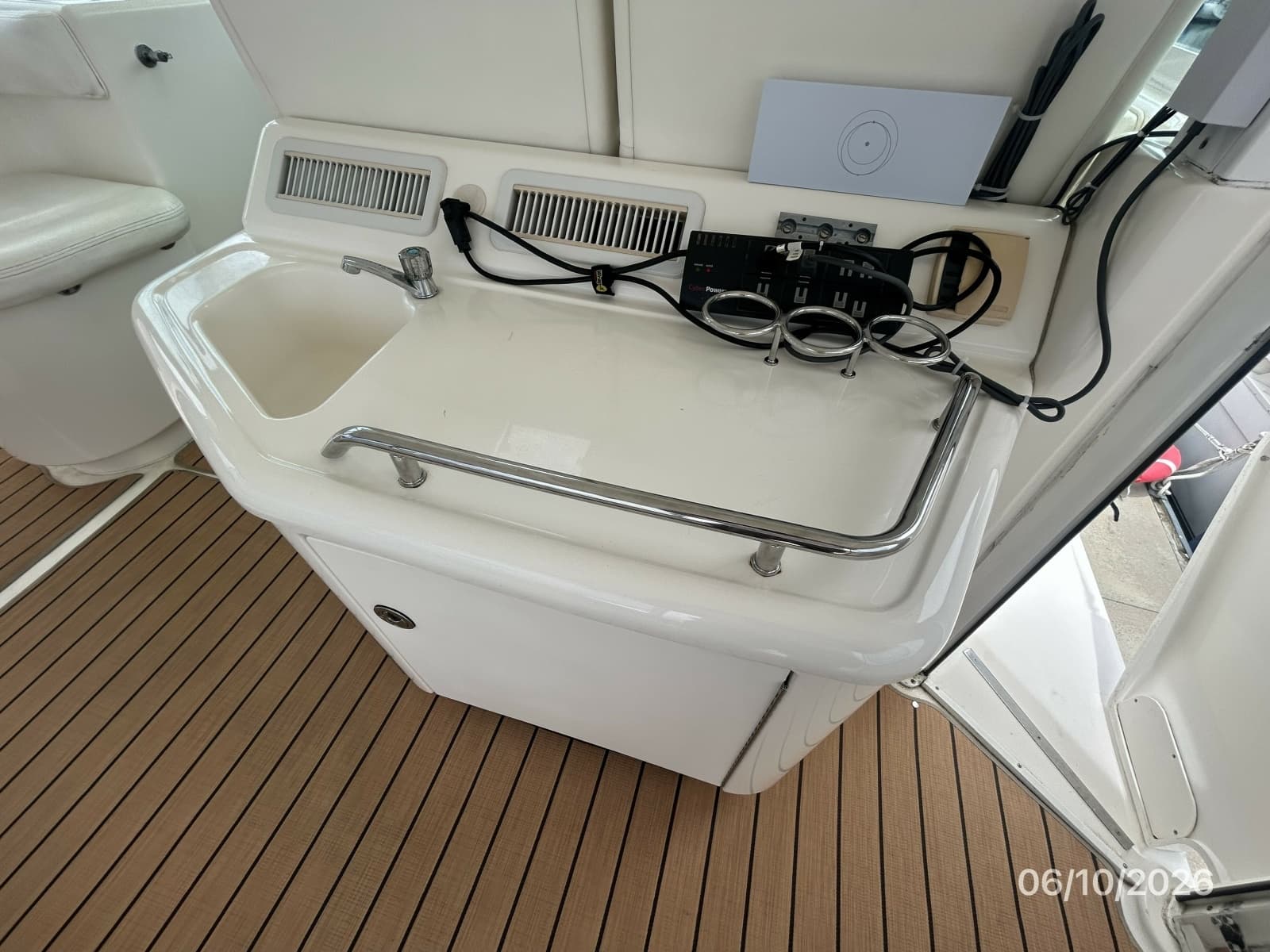 2004 Sea Ray 390 - Photo 31