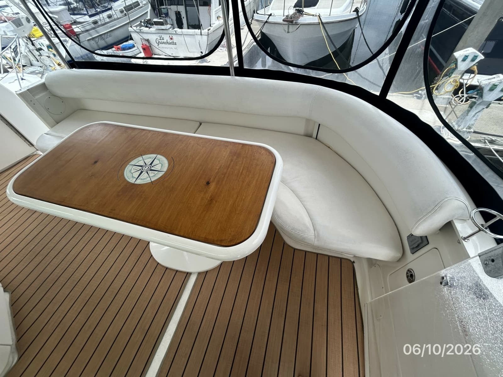 2004 Sea Ray 390 - Photo 33
