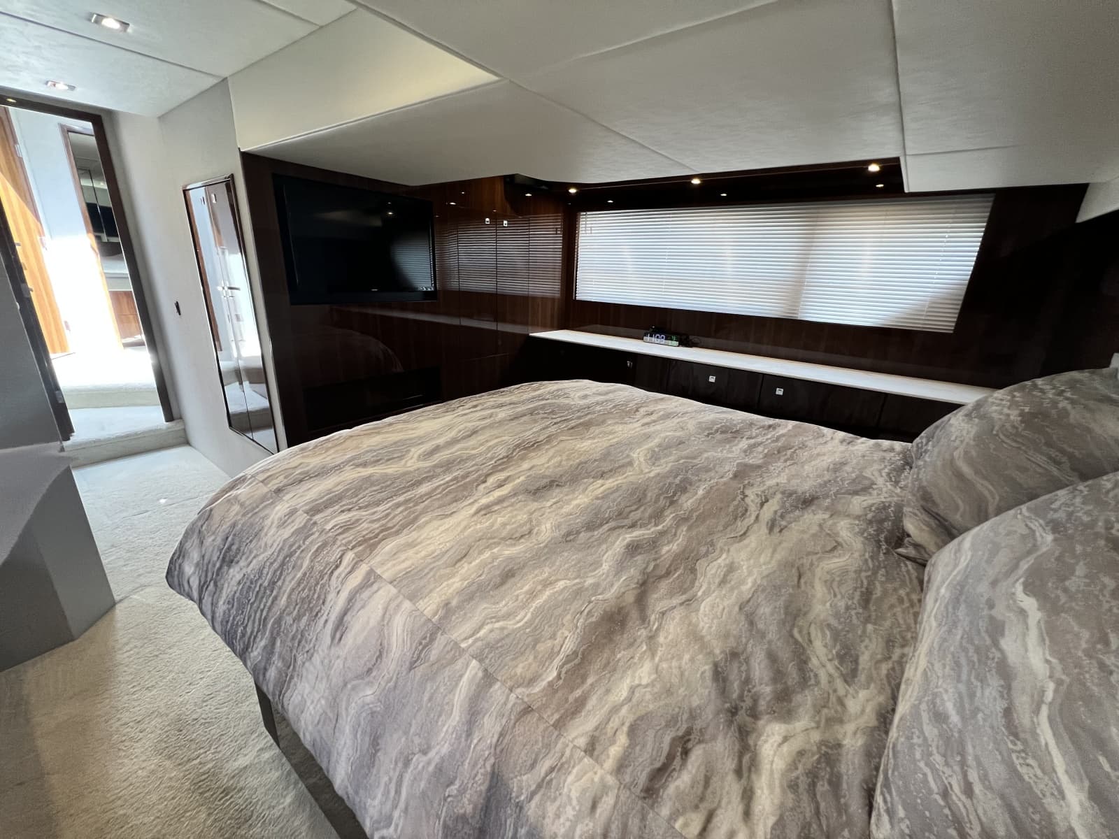 2021 Cruisers Yachts 50 Cantius - Photo 42