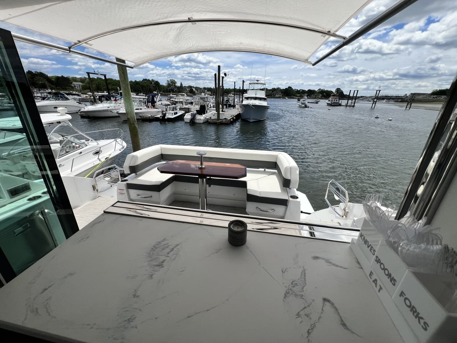 2021 Cruisers Yachts 50 Cantius - Photo 48