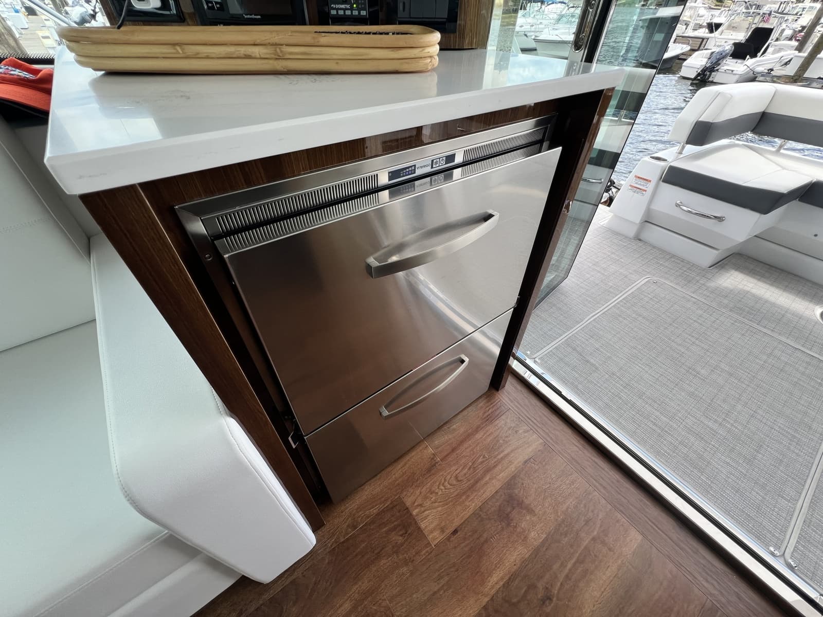 2021 Cruisers Yachts 50 Cantius - Photo 14