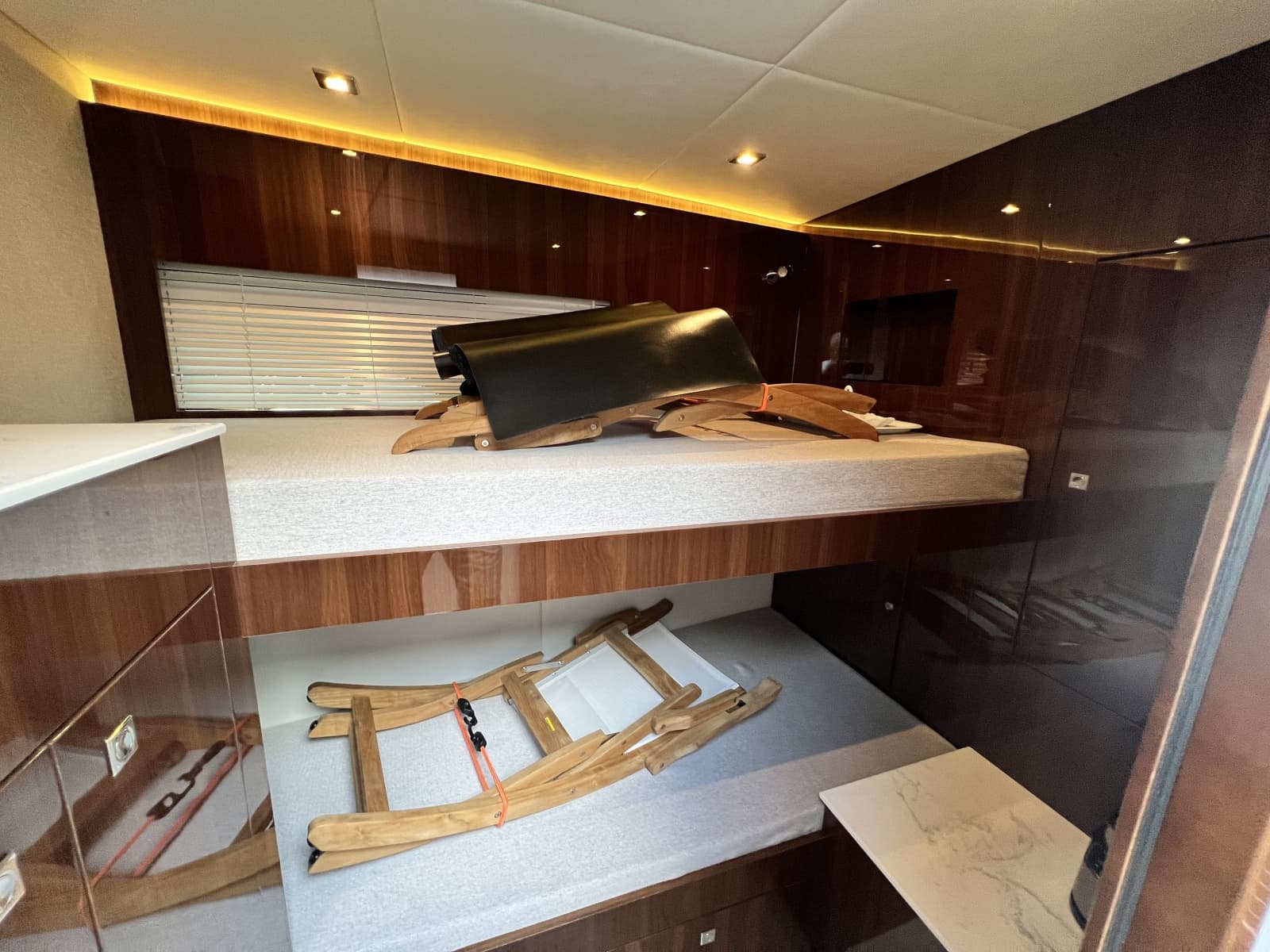 2021 Cruisers Yachts 50 Cantius - Photo 35