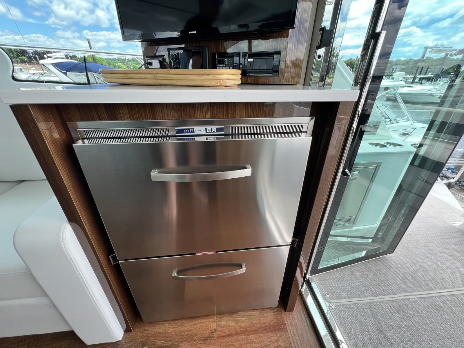 2021 Cruisers Yachts 50 Cantius - Photo 11