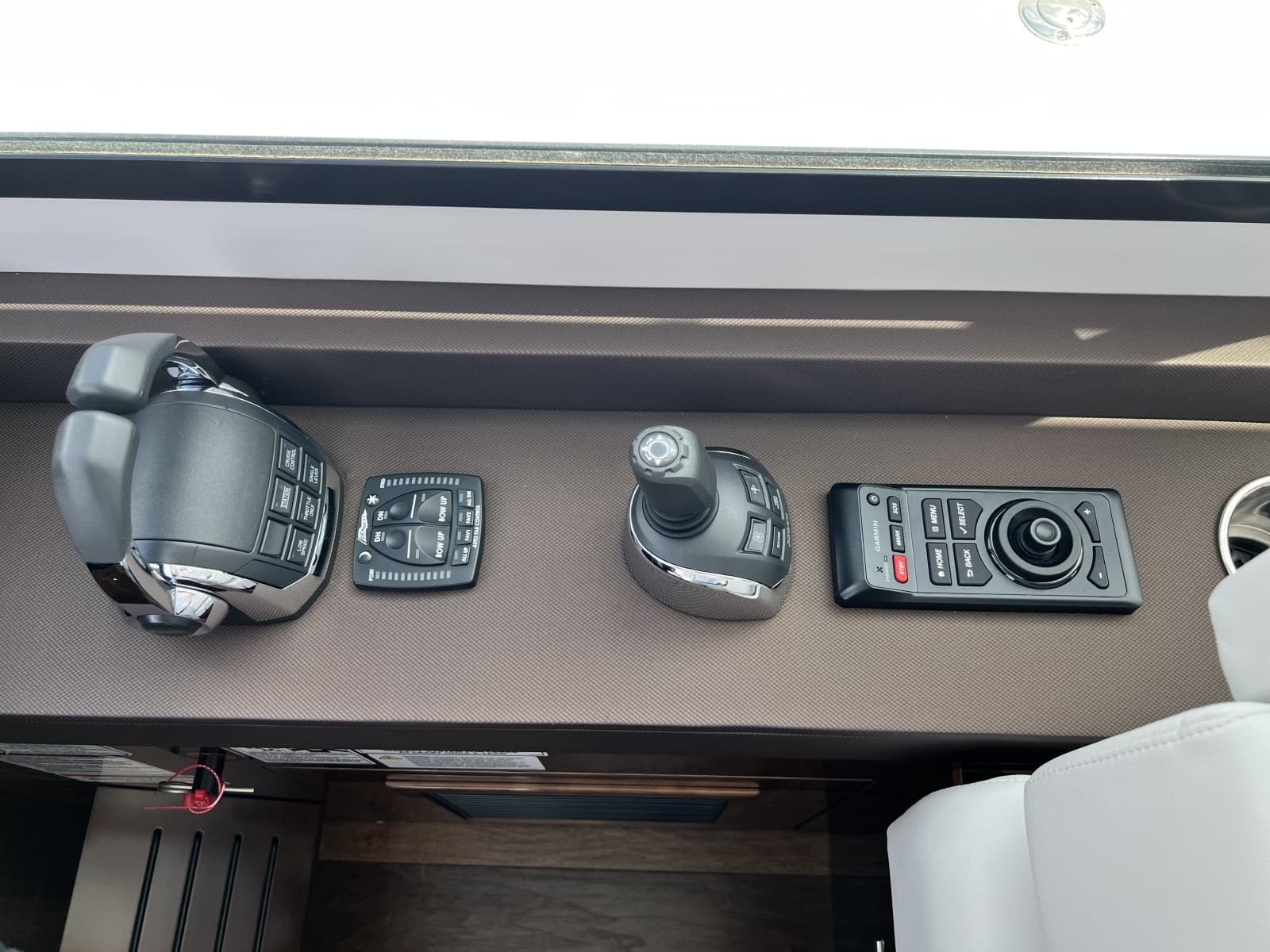 2021 Cruisers Yachts 50 Cantius - Photo 24