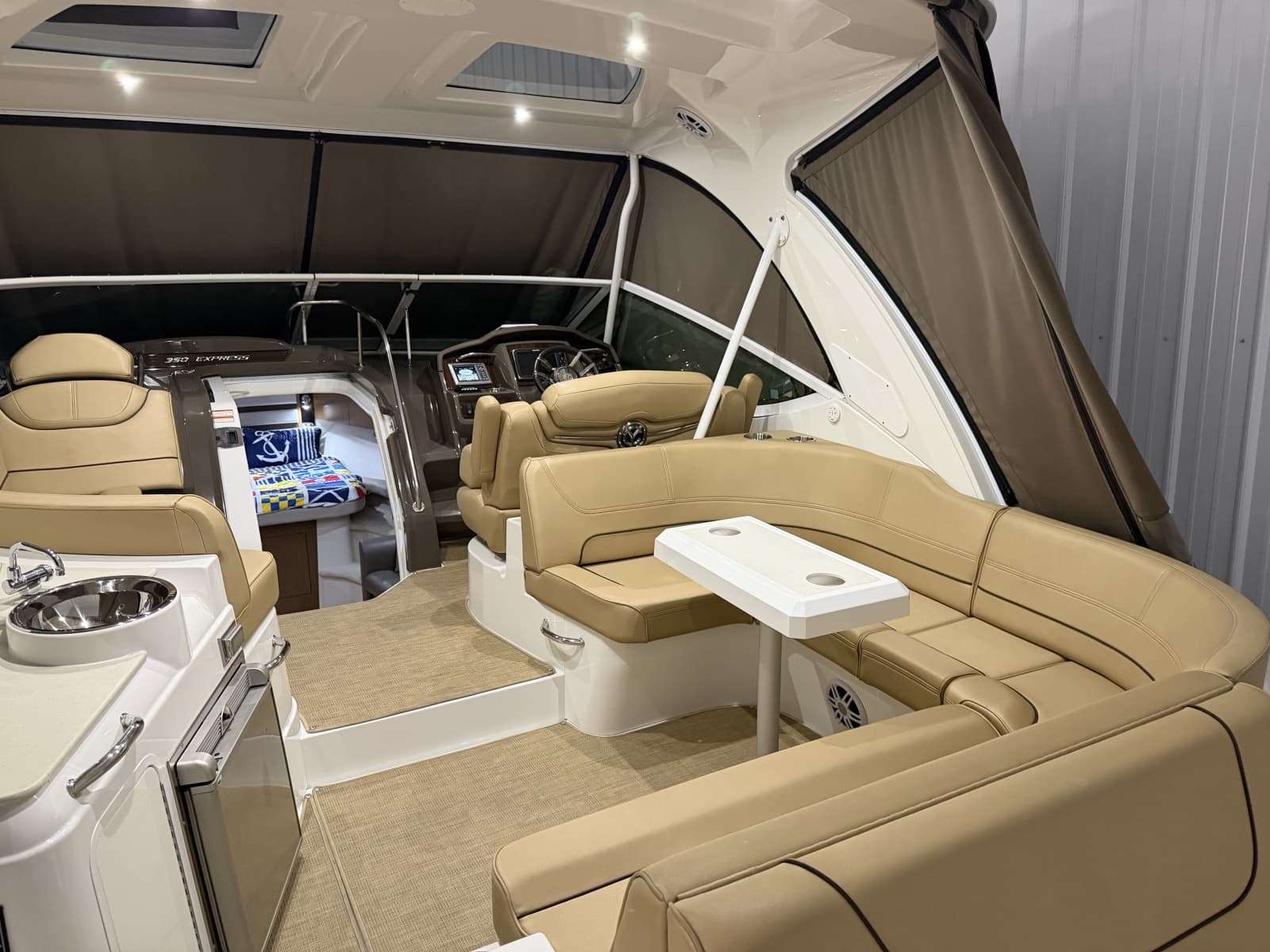 2014 Cruisers 350 Express - Photo 24