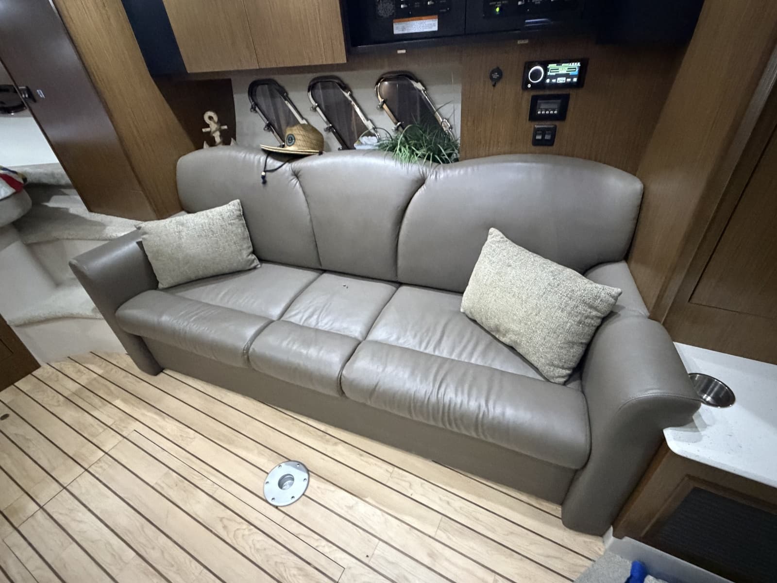 2014 Cruisers 350 Express - Photo 23