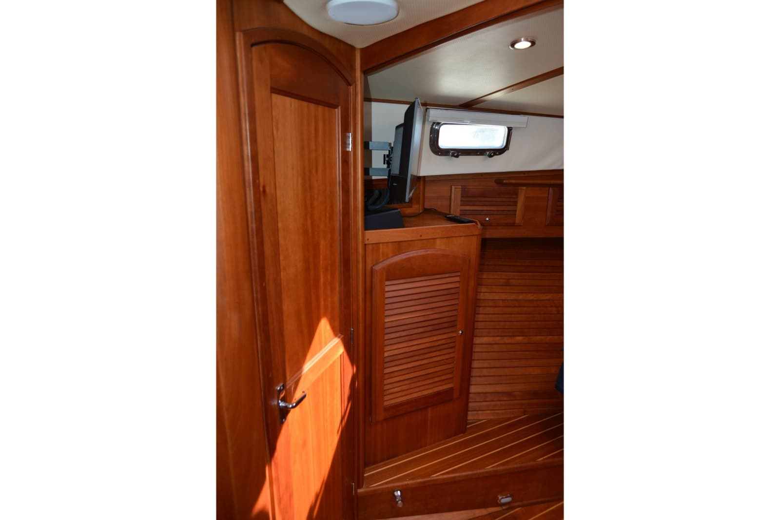 2009 Sabre 34 Express - Photo 84