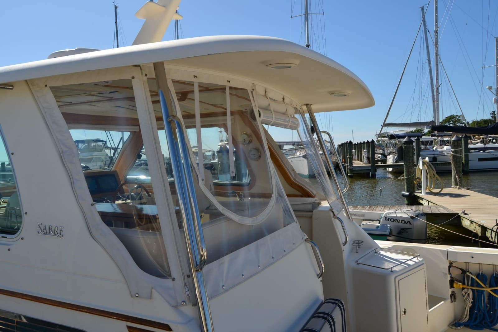 2009 Sabre 34 Express - Photo 9