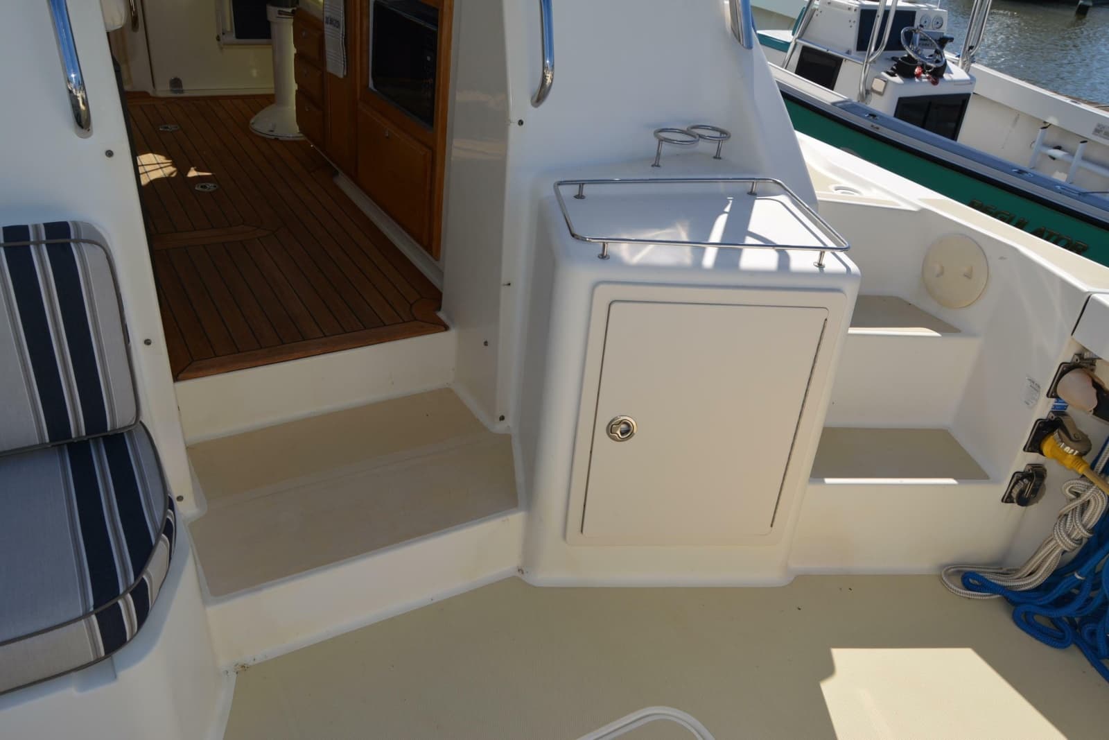 2009 Sabre 34 Express - Photo 12