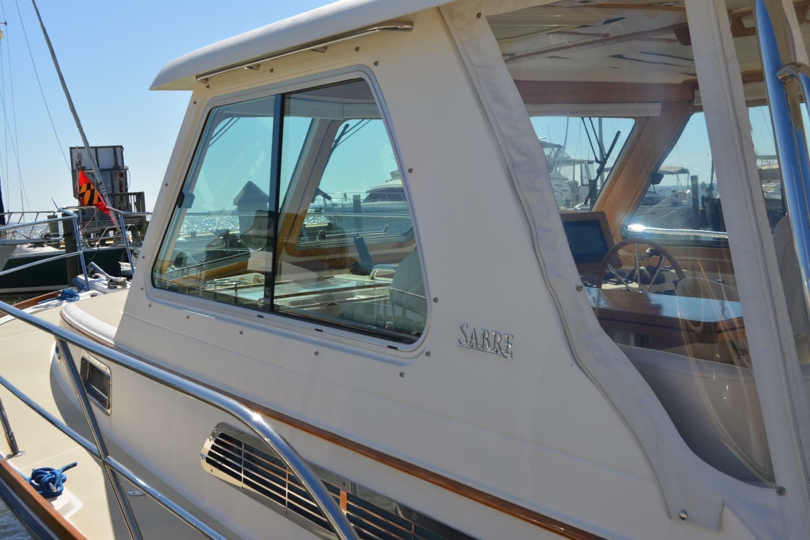 2009 Sabre 34 Express - Photo 10