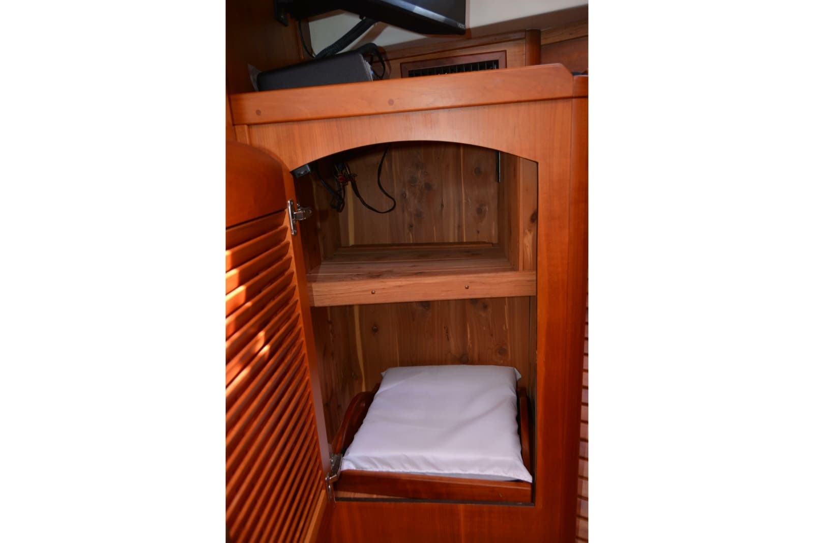 2009 Sabre 34 Express - Photo 90