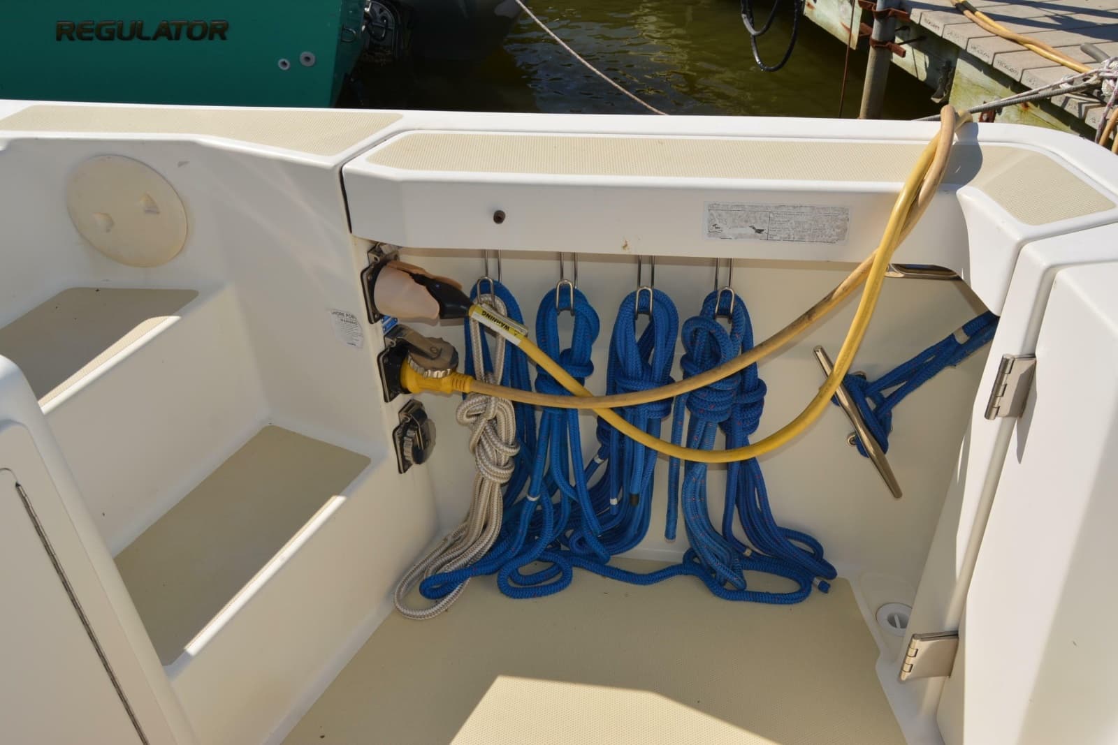 2009 Sabre 34 Express - Photo 15