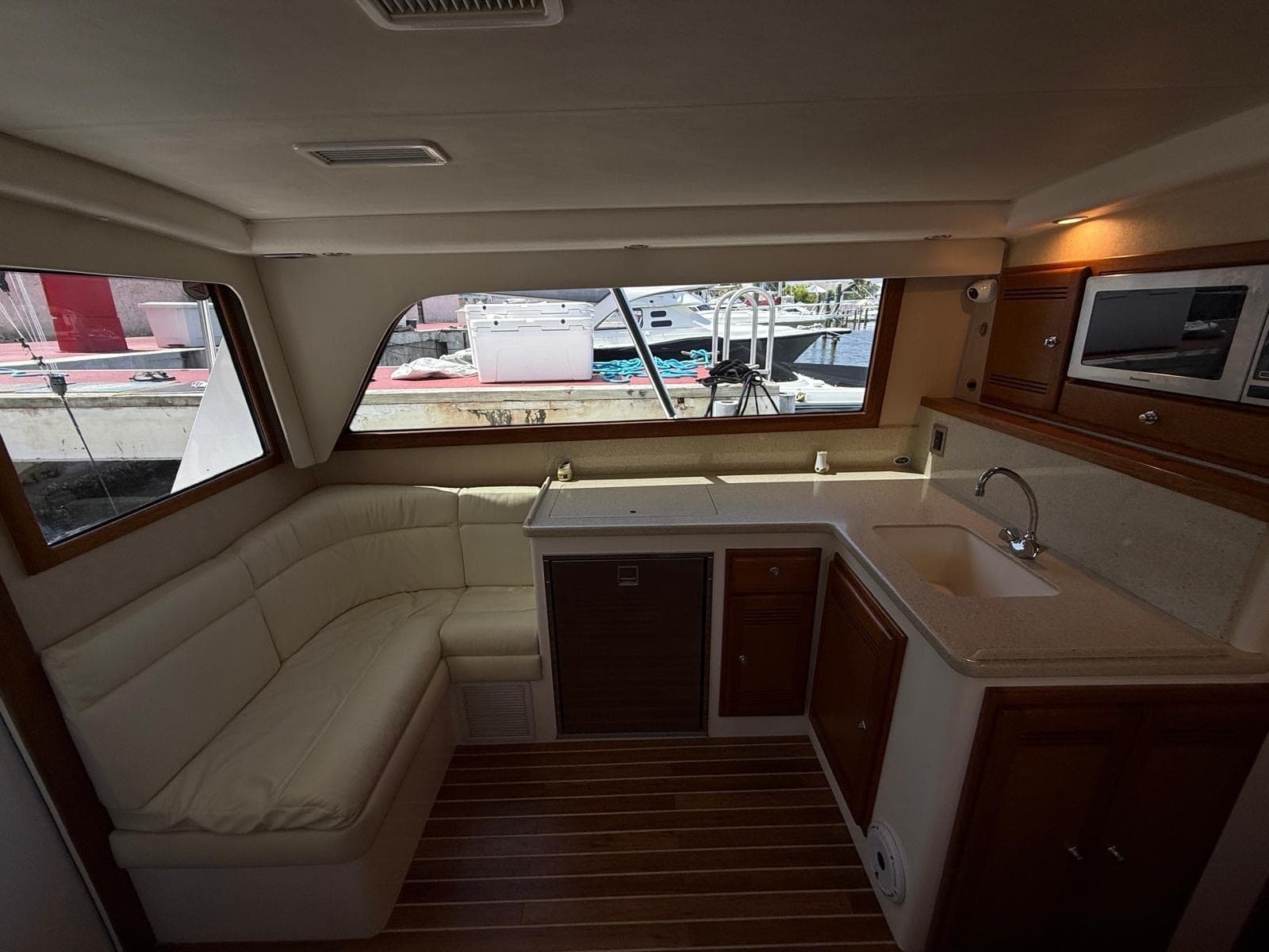 2004 Cabo 35 Flybridge - Photo 19