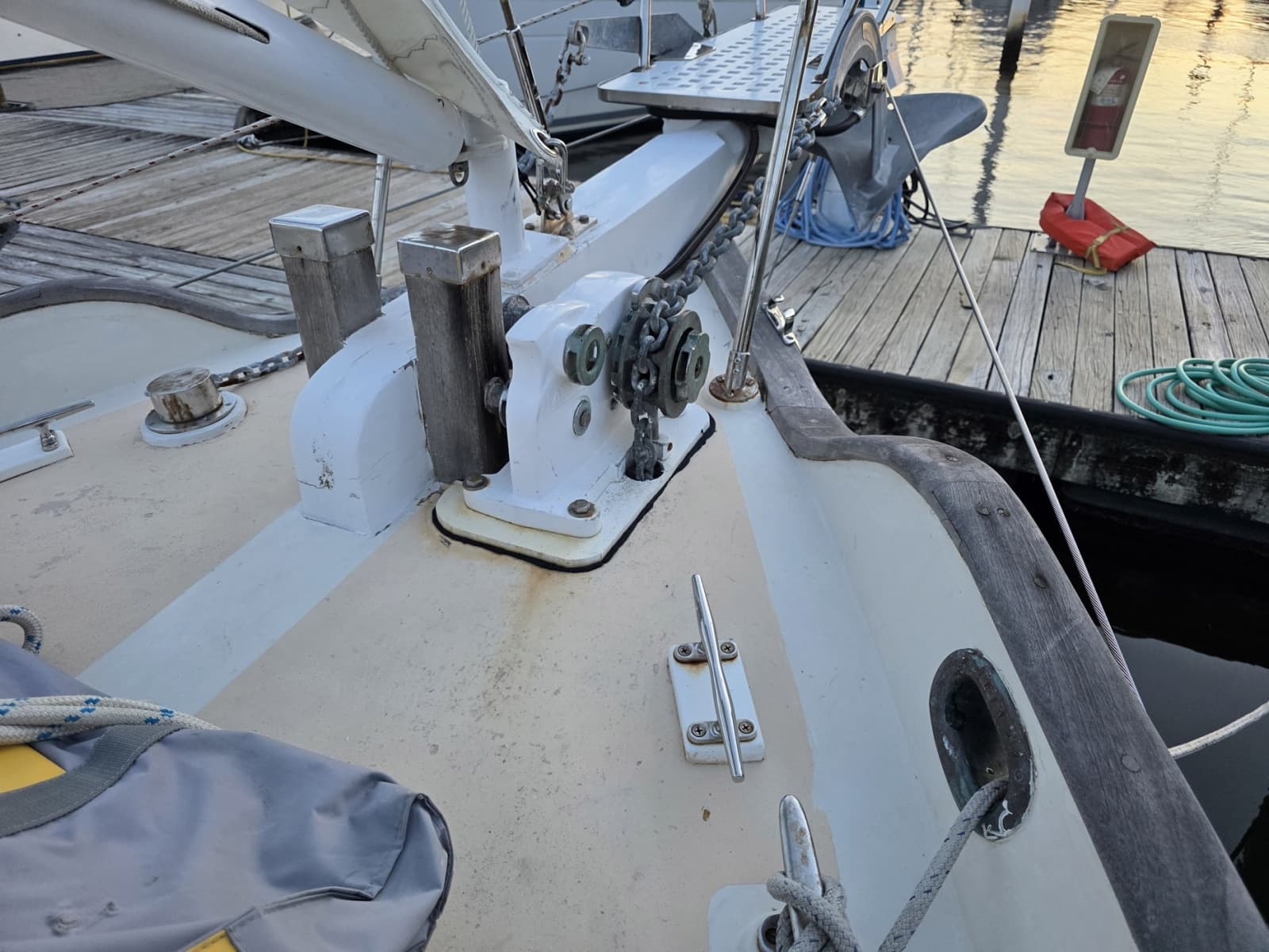 1982 Tayana 37 - Photo 10