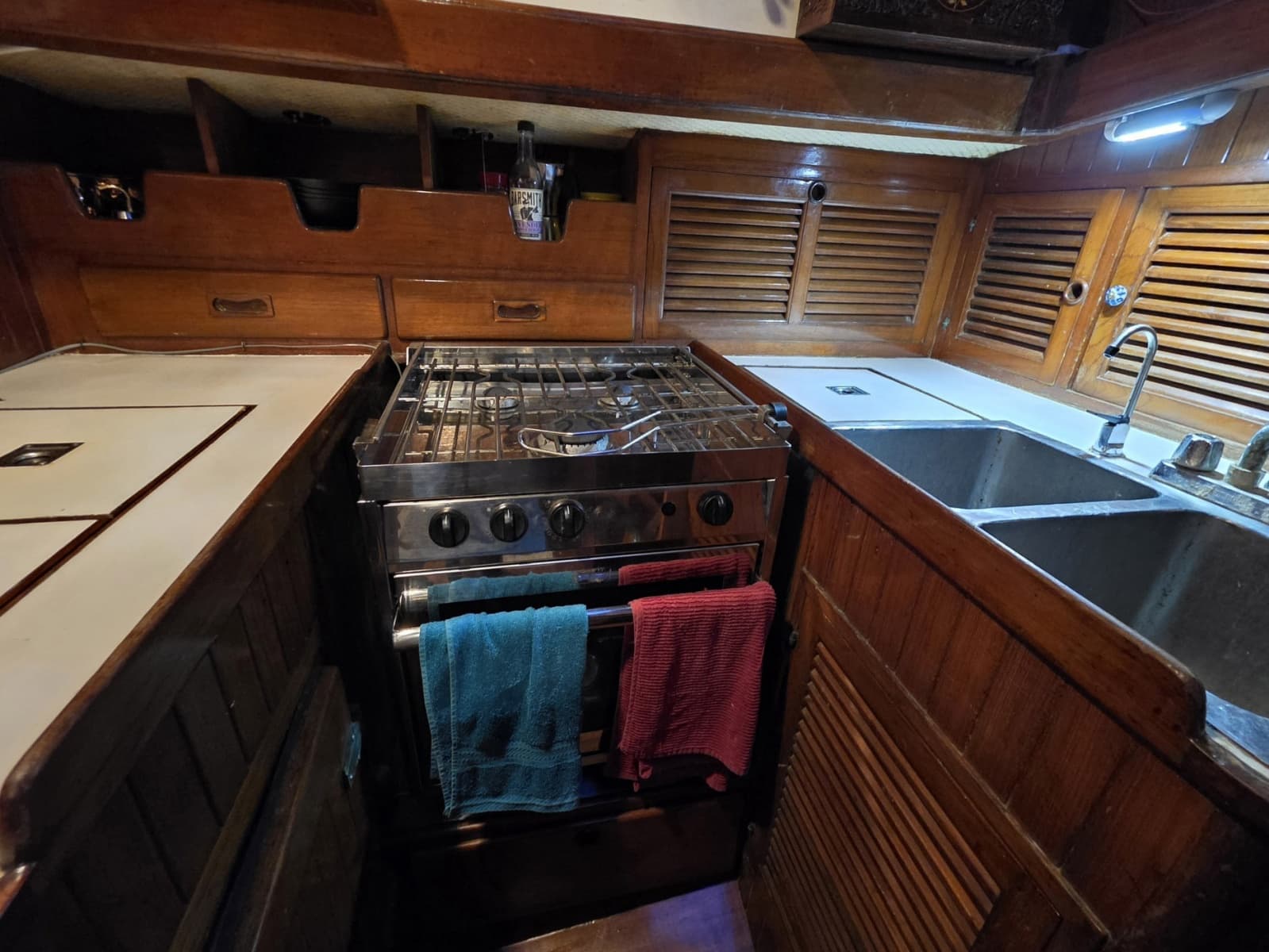 1982 Tayana 37 - Photo 21