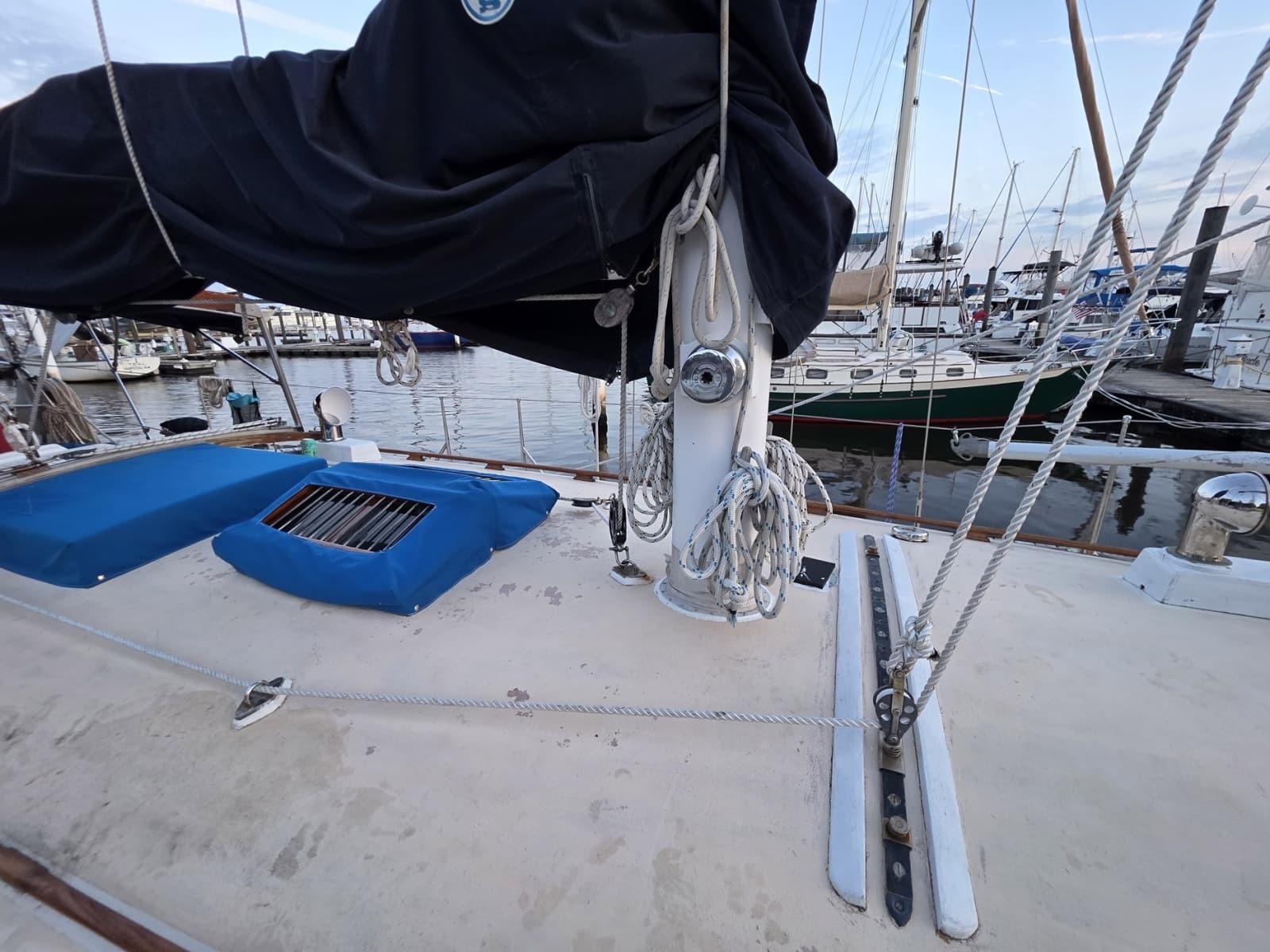 1982 Tayana 37 - Photo 13