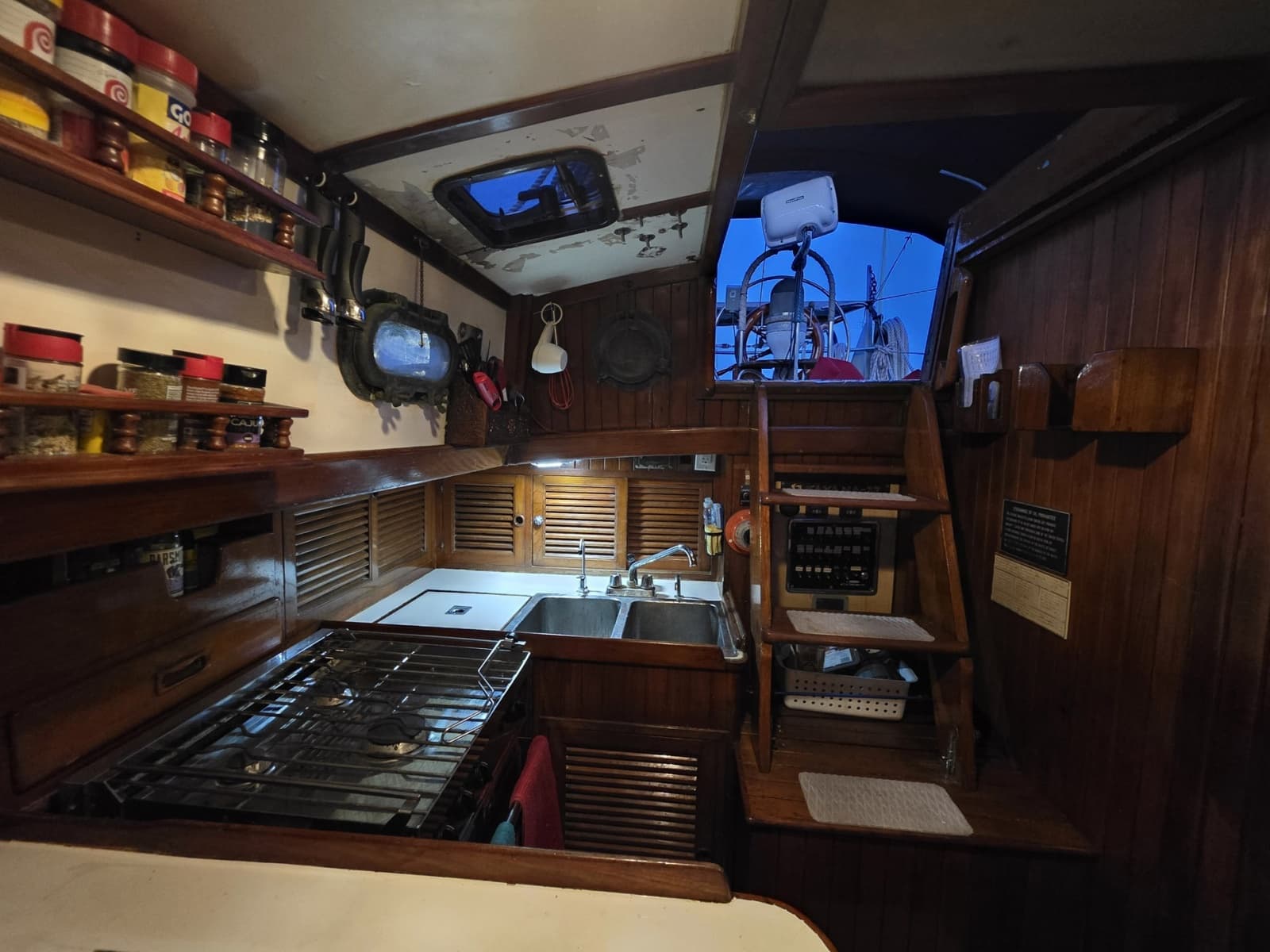 1982 Tayana 37 - Photo 20