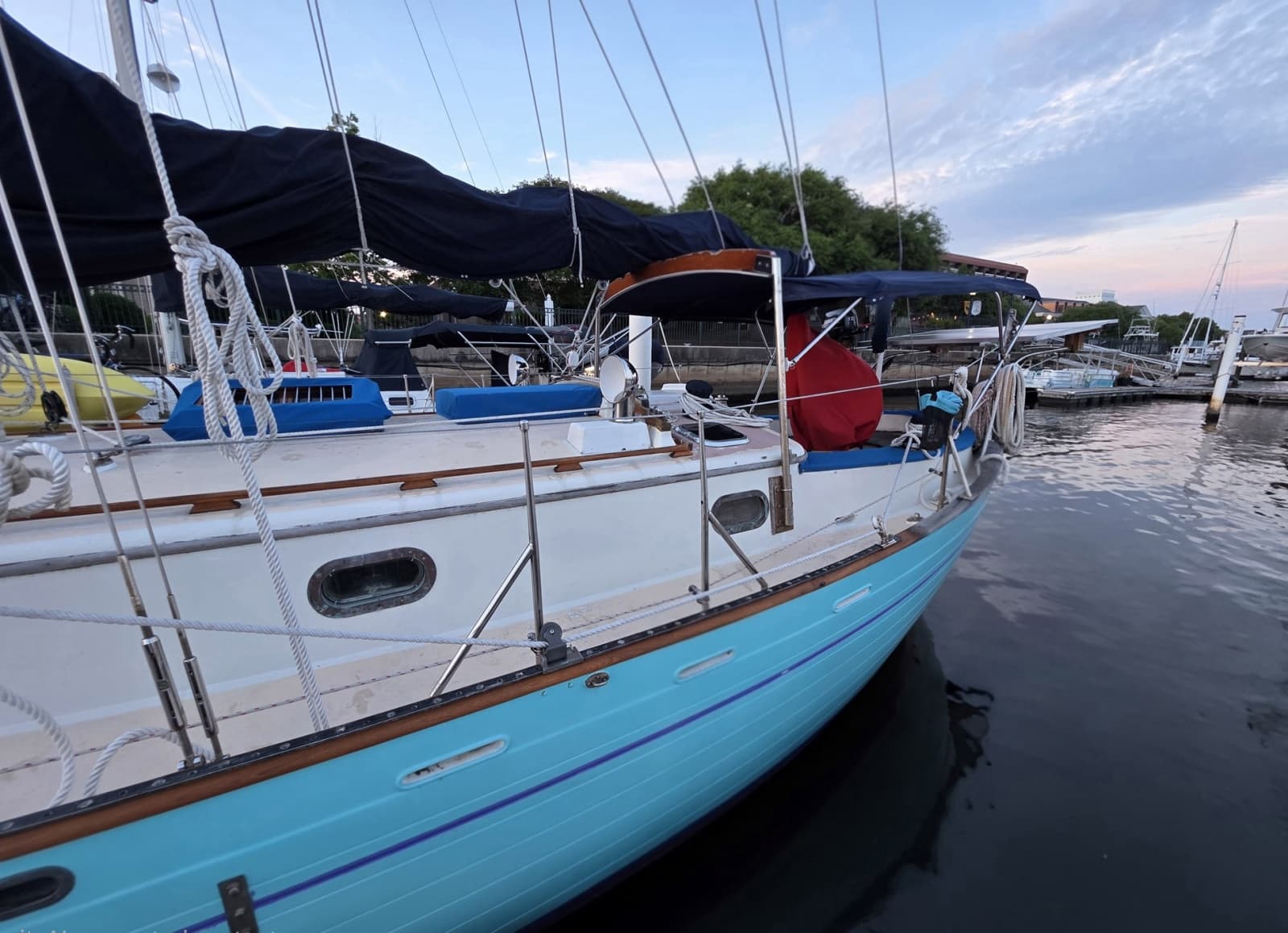 1982 Tayana 37 - Photo 6