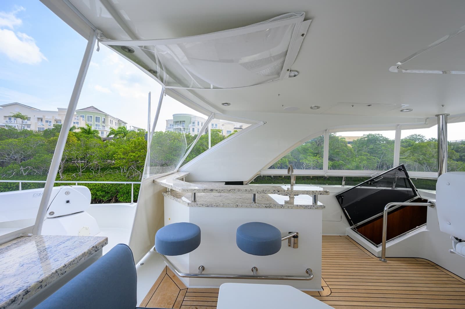 2016 Ocean Alexander 72 Pilothouse - Photo 11