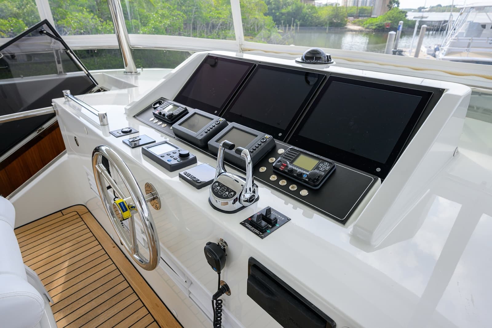 2016 Ocean Alexander 72 Pilothouse - Photo 14