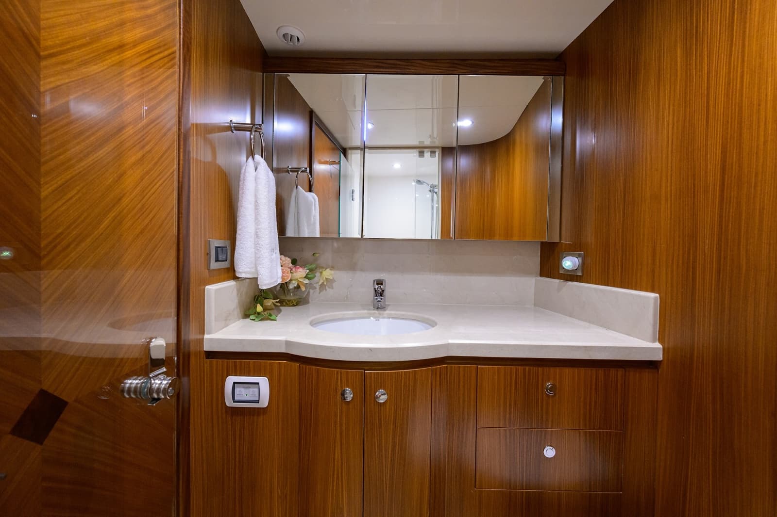 2016 Ocean Alexander 72 Pilothouse - Photo 28