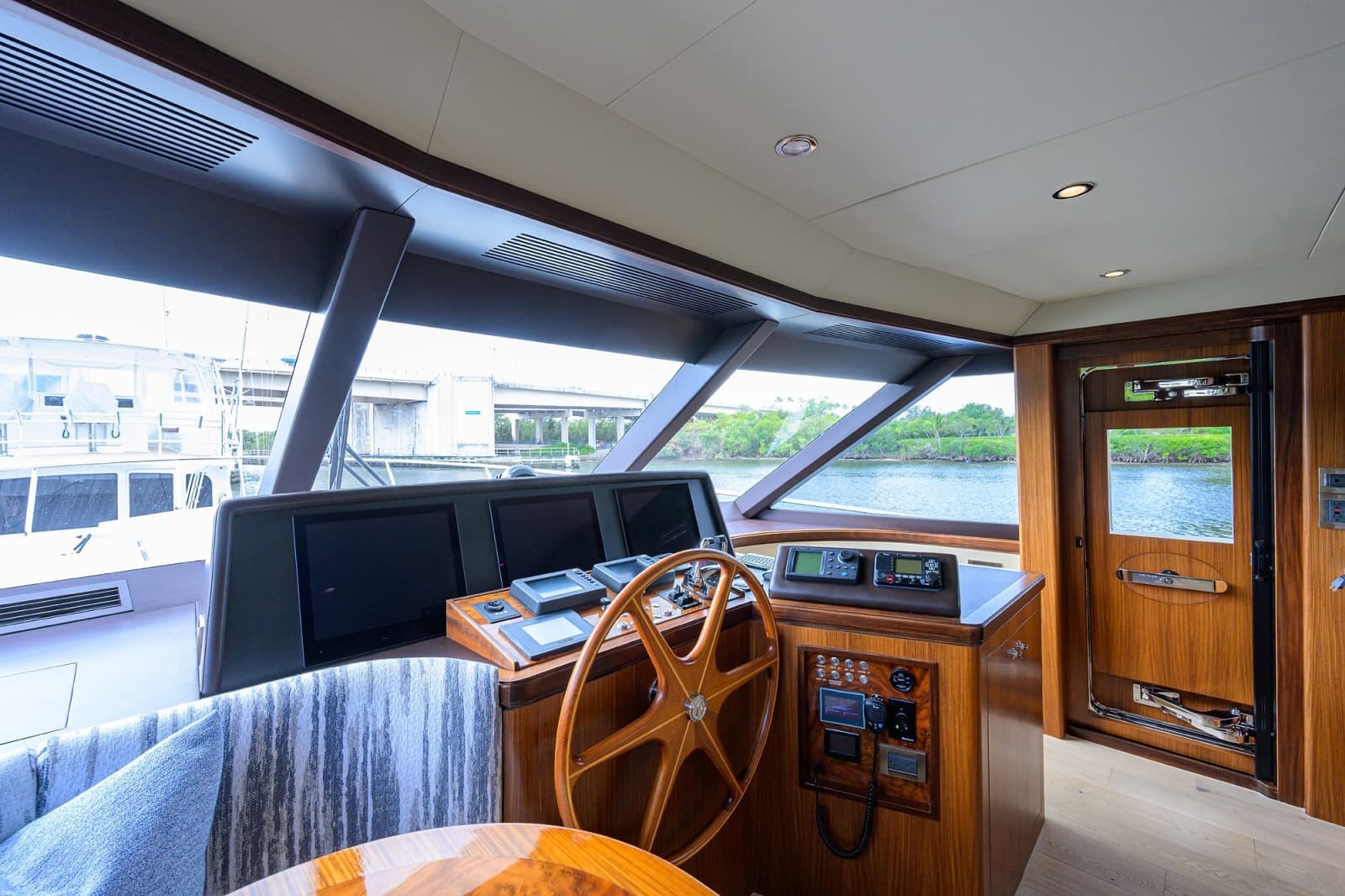 2016 Ocean Alexander 72 Pilothouse - Photo 18