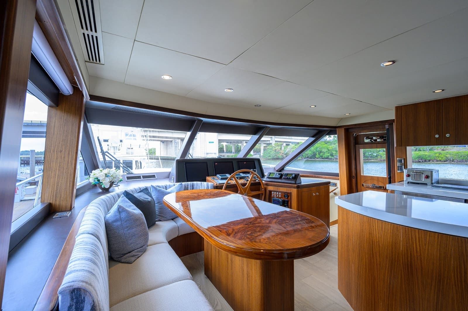 2016 Ocean Alexander 72 Pilothouse - Photo 17