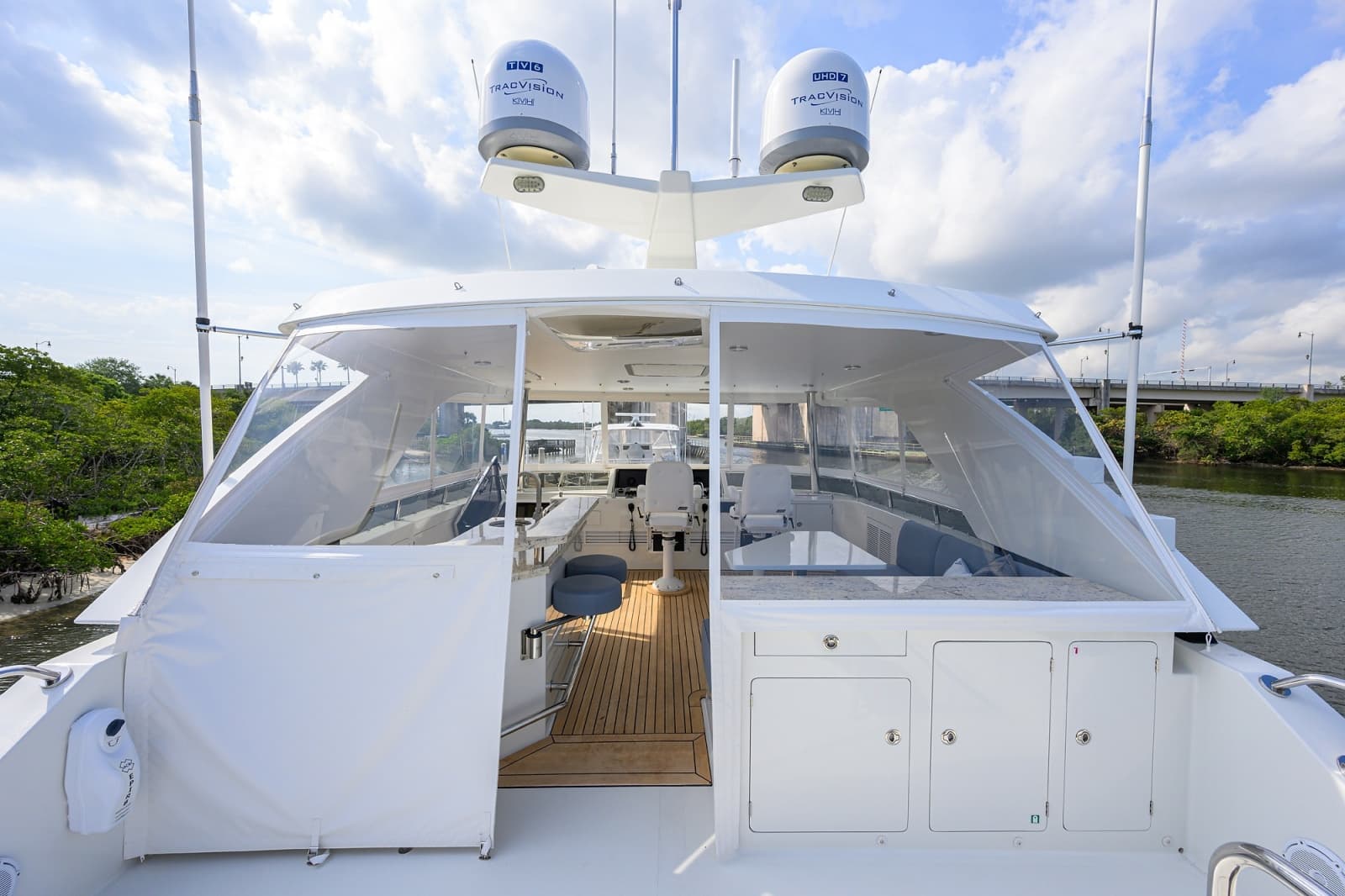 2016 Ocean Alexander 72 Pilothouse - Photo 9