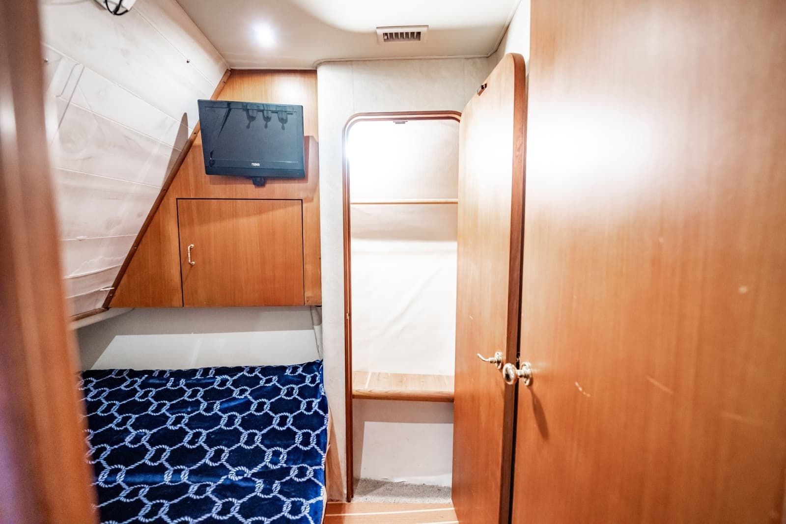 2000 Ocean Yachts 43 Super Sport - Photo 30