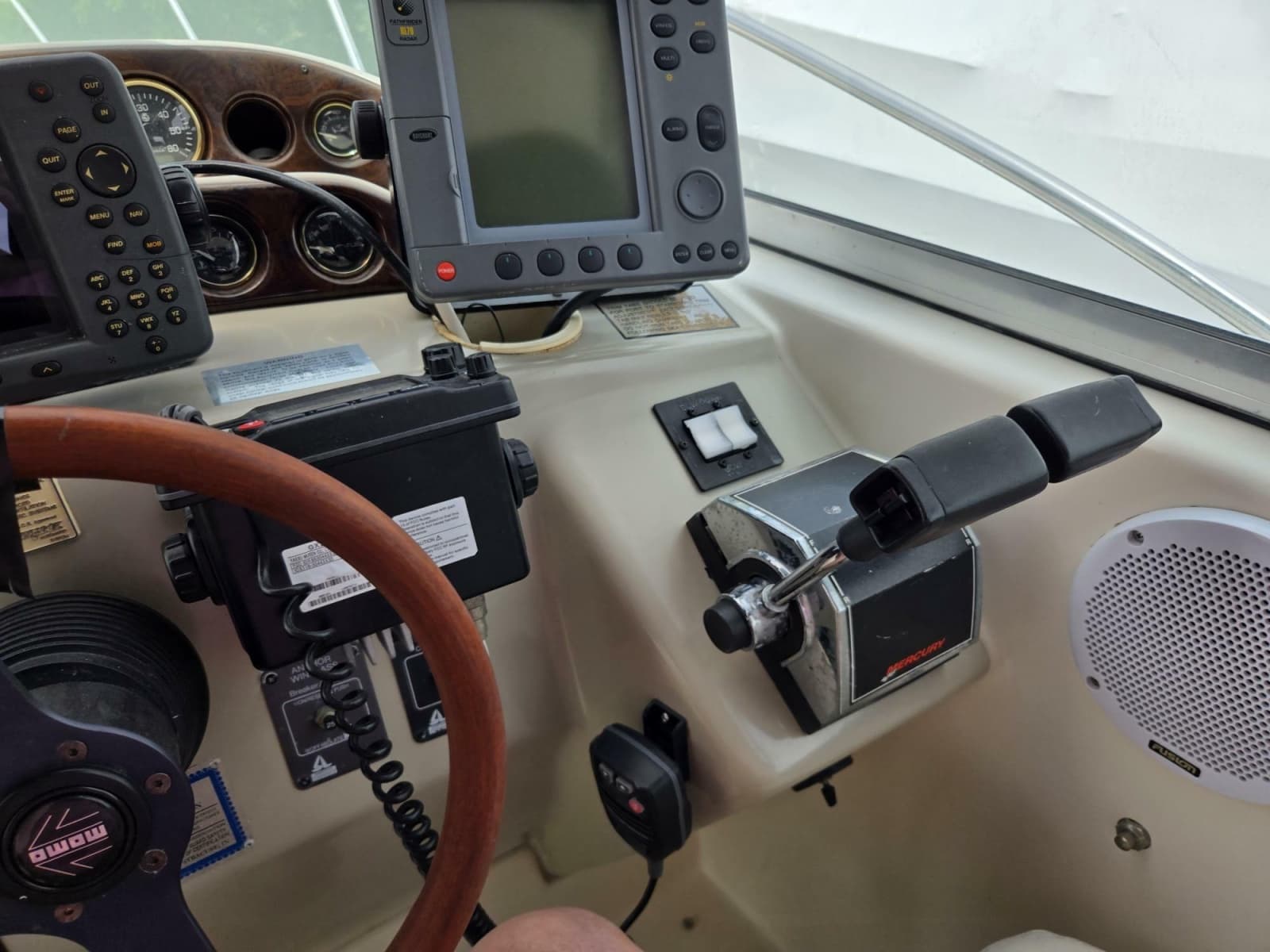 1999 Rinker 330 Fiesta Vee - Photo 29